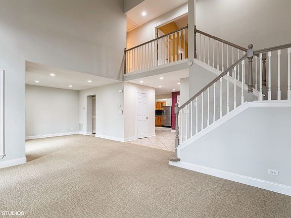 3rd image of 30 Ascot Cir