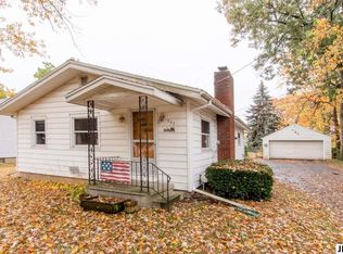 737 Royal Dr, Jackson, MI