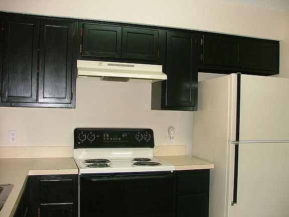 3rd image of 4416 Melissa Ct W