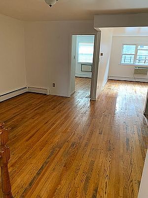3rd image of 3718 Blackstone Ave APT 2