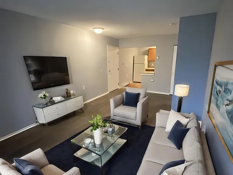 204 2nd St #6 — Photo 2
