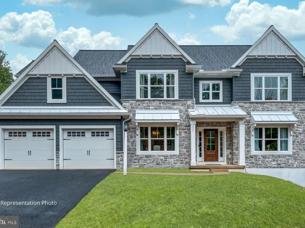 69 Monticello Dr, Lebanon, PA 17042