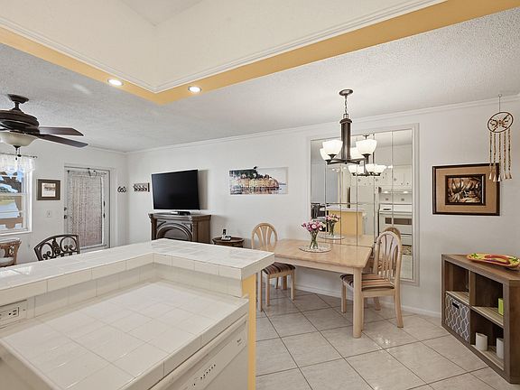5th image of 47 Berkshire B Crescent #B