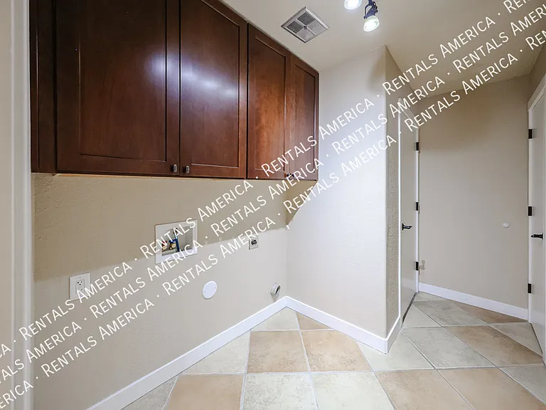 15811 E Richwood Ave — Photo 27