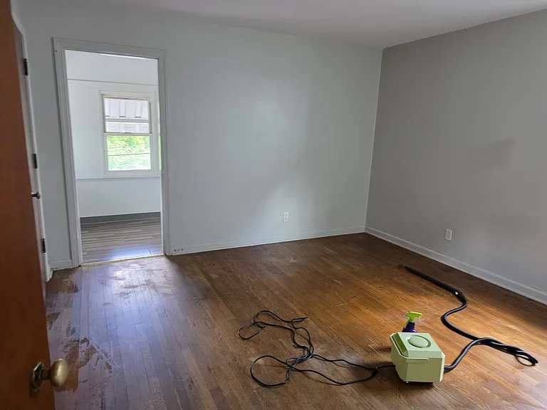 3496 Franklin St — Photo 6