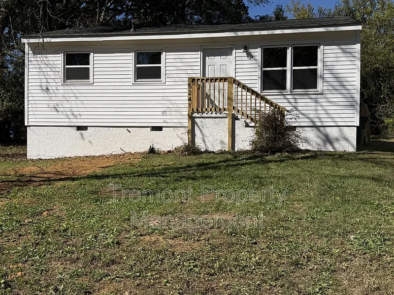 3 bed, 1.0 bath, 1000 sqft, $1,450 — Photo 1