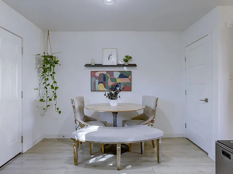 8603 Putnam Dr #102 — Photo 11