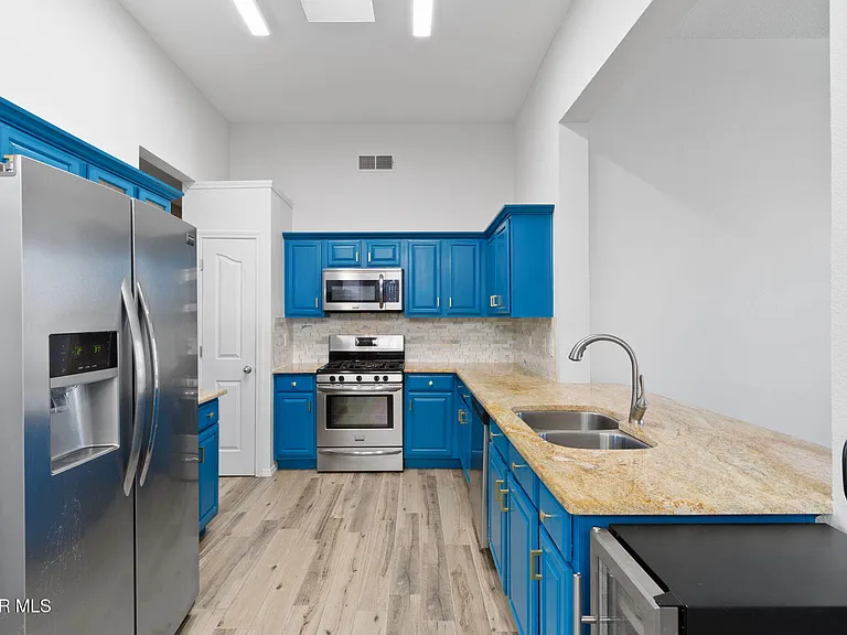 6401 Franklin Ridge Dr — Photo 14