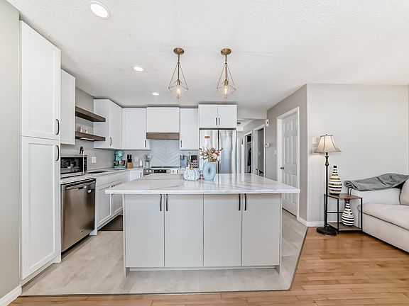 4th image of 70 Chestermere Way