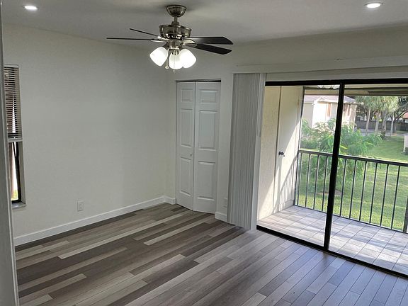 2nd Bedroom with Patio/Garden view.
Recessed Lighting and Paddle Fan.