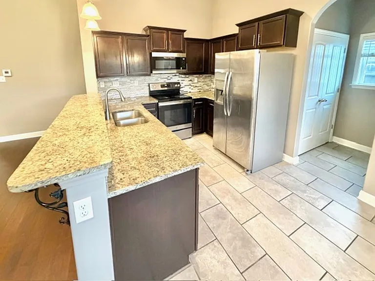 4412 Davall Cir — Photo 3