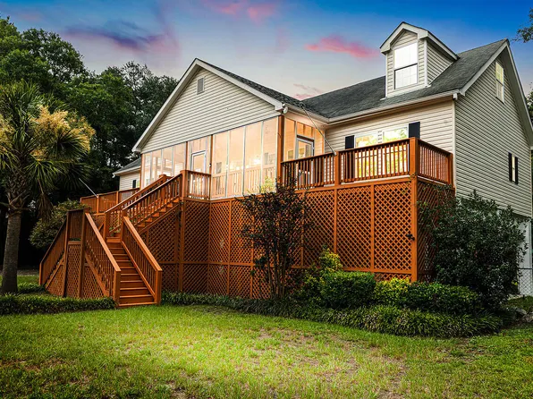 197 Hideaway Dr, Ridgeville, SC 29472