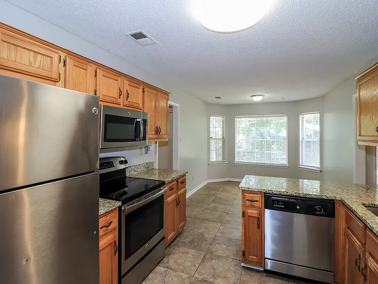 5686 Richburg Ave — Photo 8