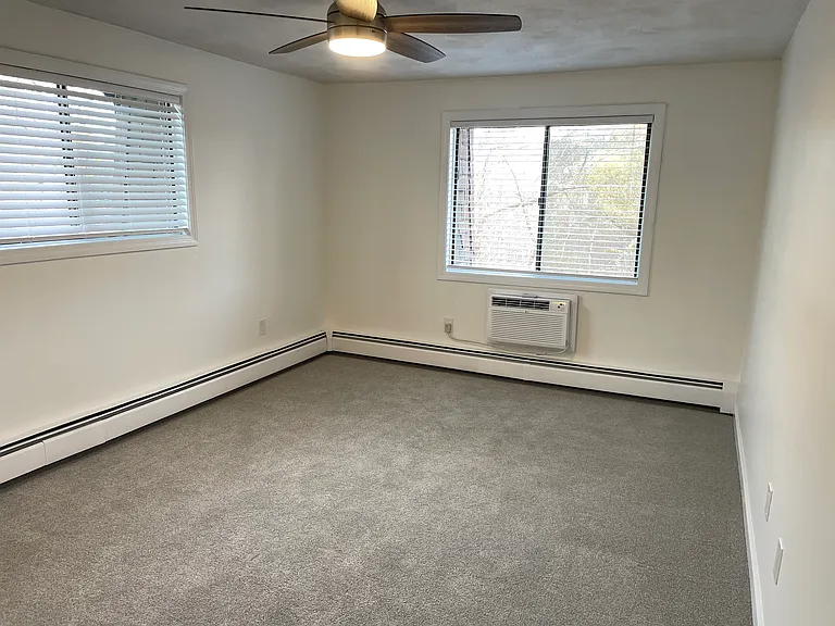 989 Atwood Ave — Photo 11