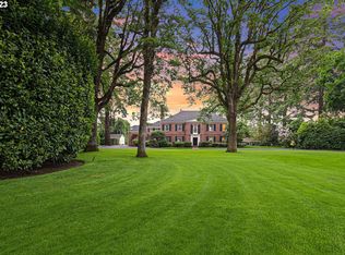 12334 S Edgecliff Rd, Portland, OR 97219