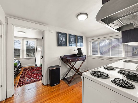 4th image of 165 E North Ave #2