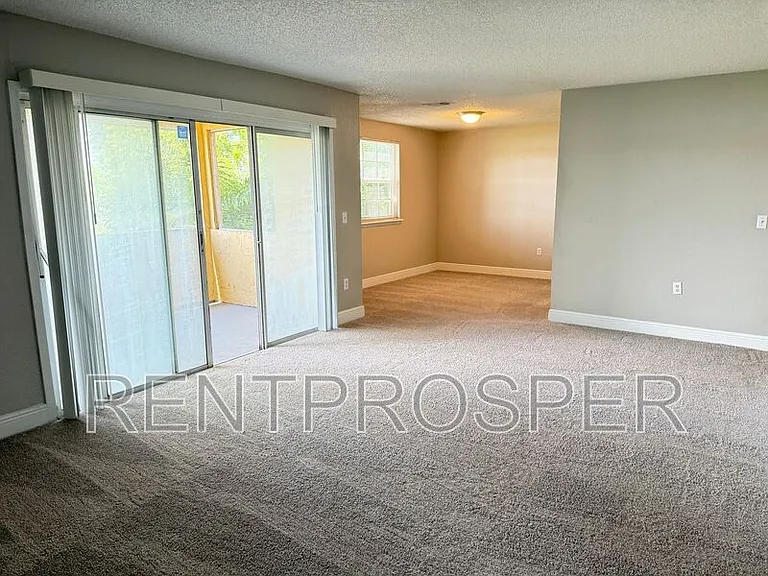 4022 Versailles Dr #C — Photo 6