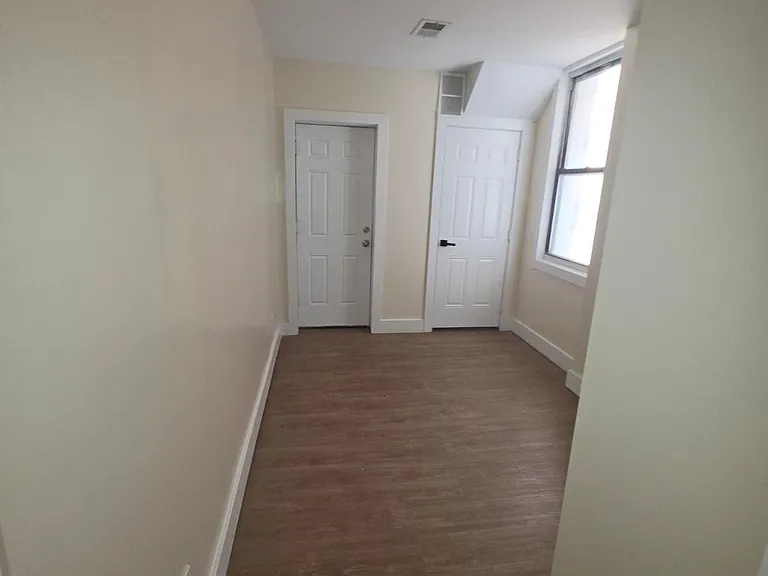 358-360 S Orange Ave #2R — Photo 11