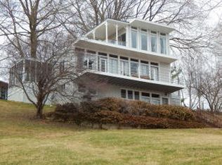 171 Sherman St, Muscatine, IA 52761