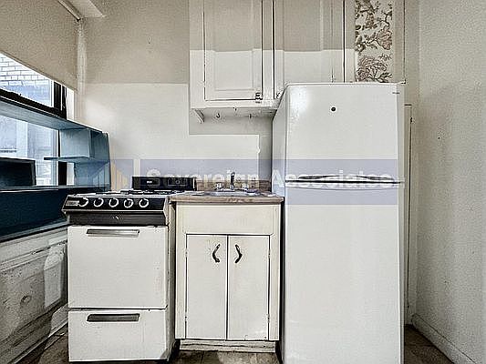 5th image of 10 Bennett Ave #4E1