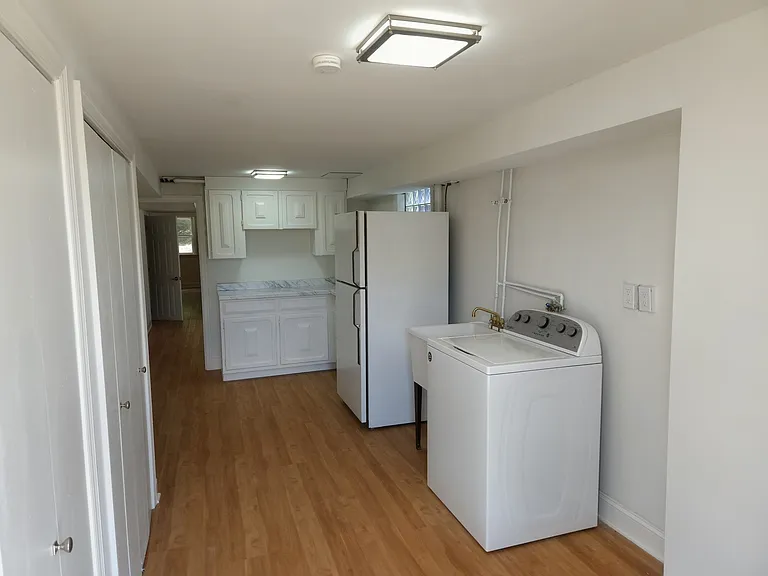 781 Livezey Ln — Photo 8