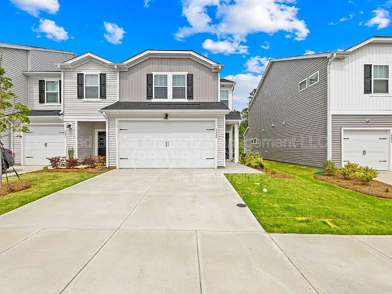 2220 Belterra Dr — Photo 1