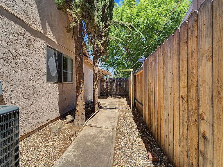 1000 Beechwood St — Photo 20