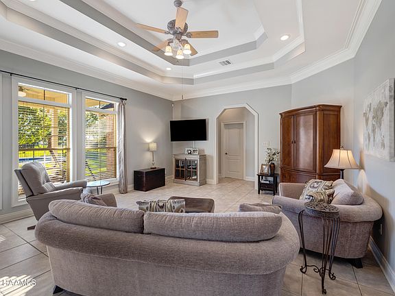 5th image of 209 Willow Wood Dr