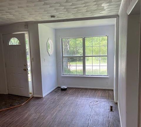 3rd image of 2539 Ferris Park Dr N