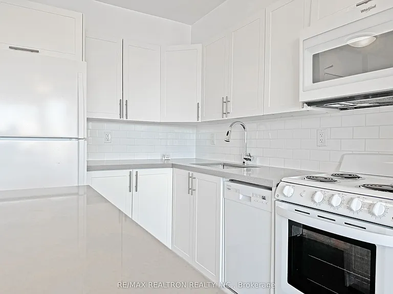 666 Spadina Ave #1810 — Photo 4