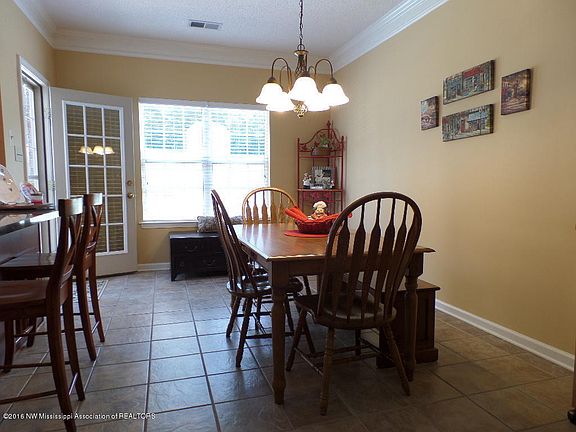 4th image of 1390 Dogwood Holw