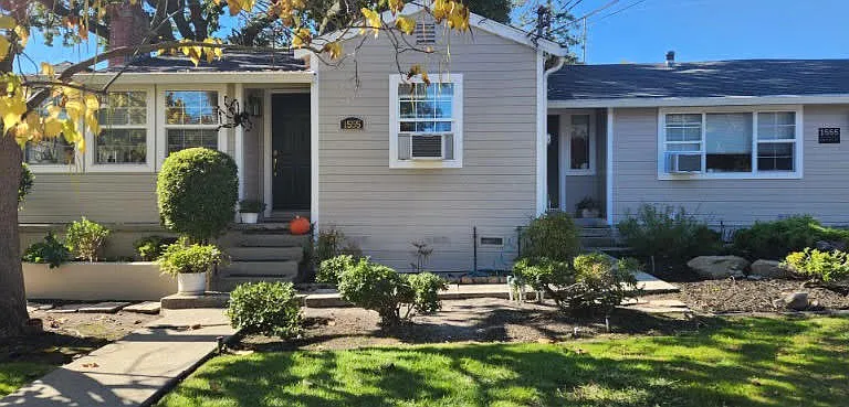 1555 Brooks St — Photo 2