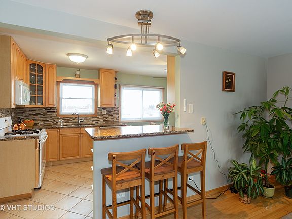 5th image of 3808 Ruby St APT 3S