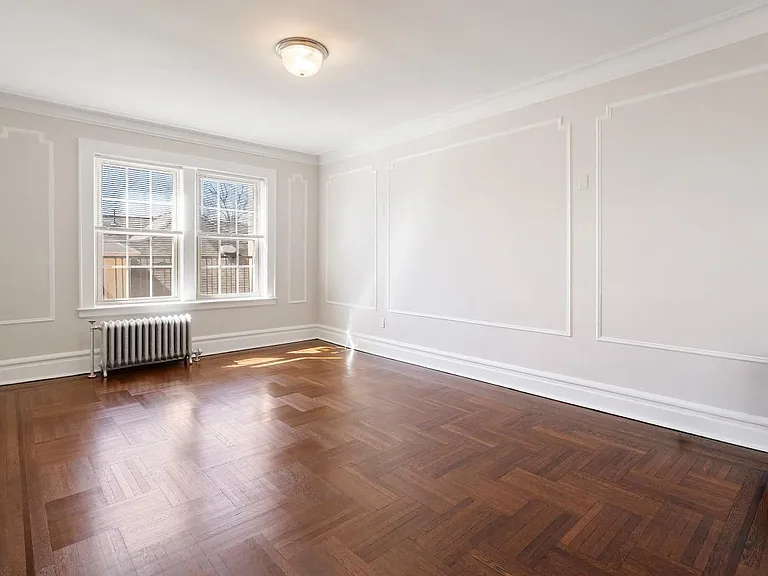 11 Park Place Apartments — Photo 2