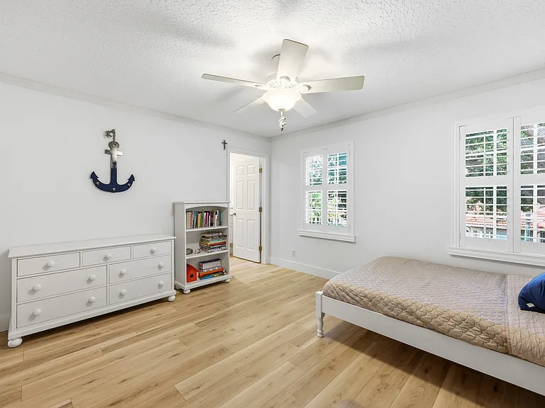 2 Monterey Pointe Dr — Photo 32