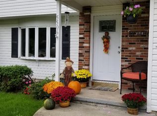 5506 Chateau Ln, Clay, NY 13041