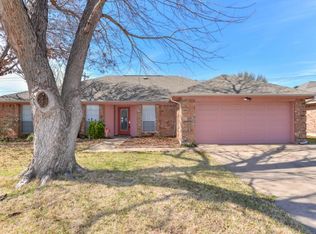 5621 Jamaica Cir, North Richland Hills, TX 76180