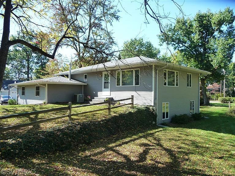 1st image of 21490 N Shore Dr