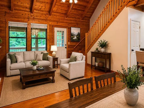 290 Ruby Ln, Ellijay, GA 30540