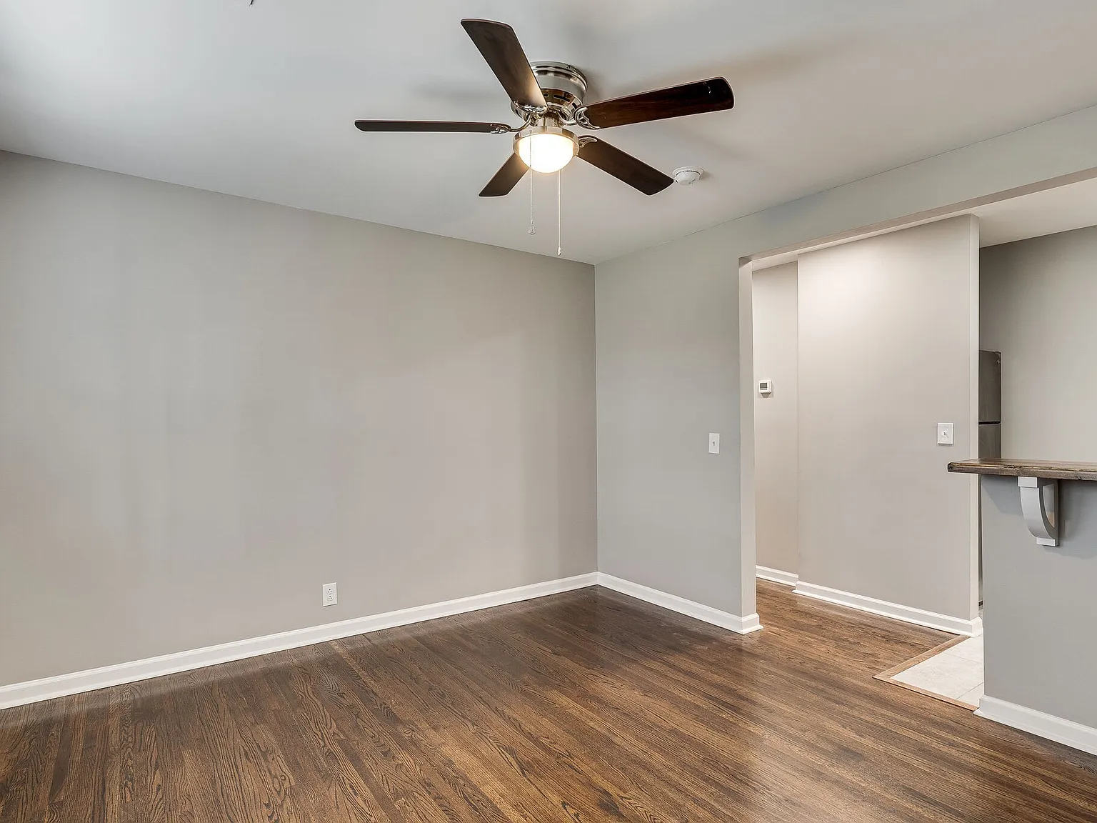 3 bed, 2.0 bath, 1000 sqft, $1,995 — Photo 3