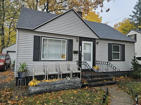 2912 Temple St, Muskegon Heights, MI 49444