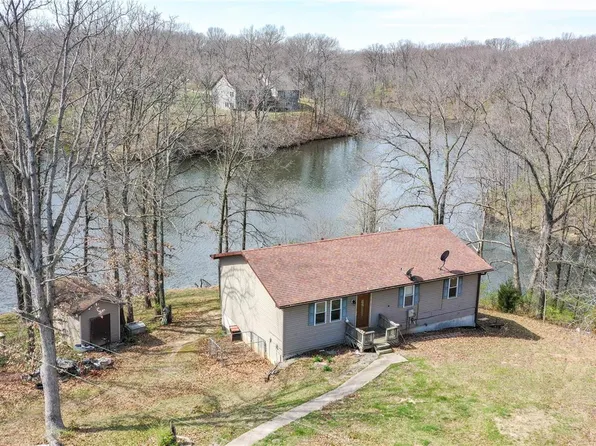 21397 Crystal Ct, Brighton, IL 62012