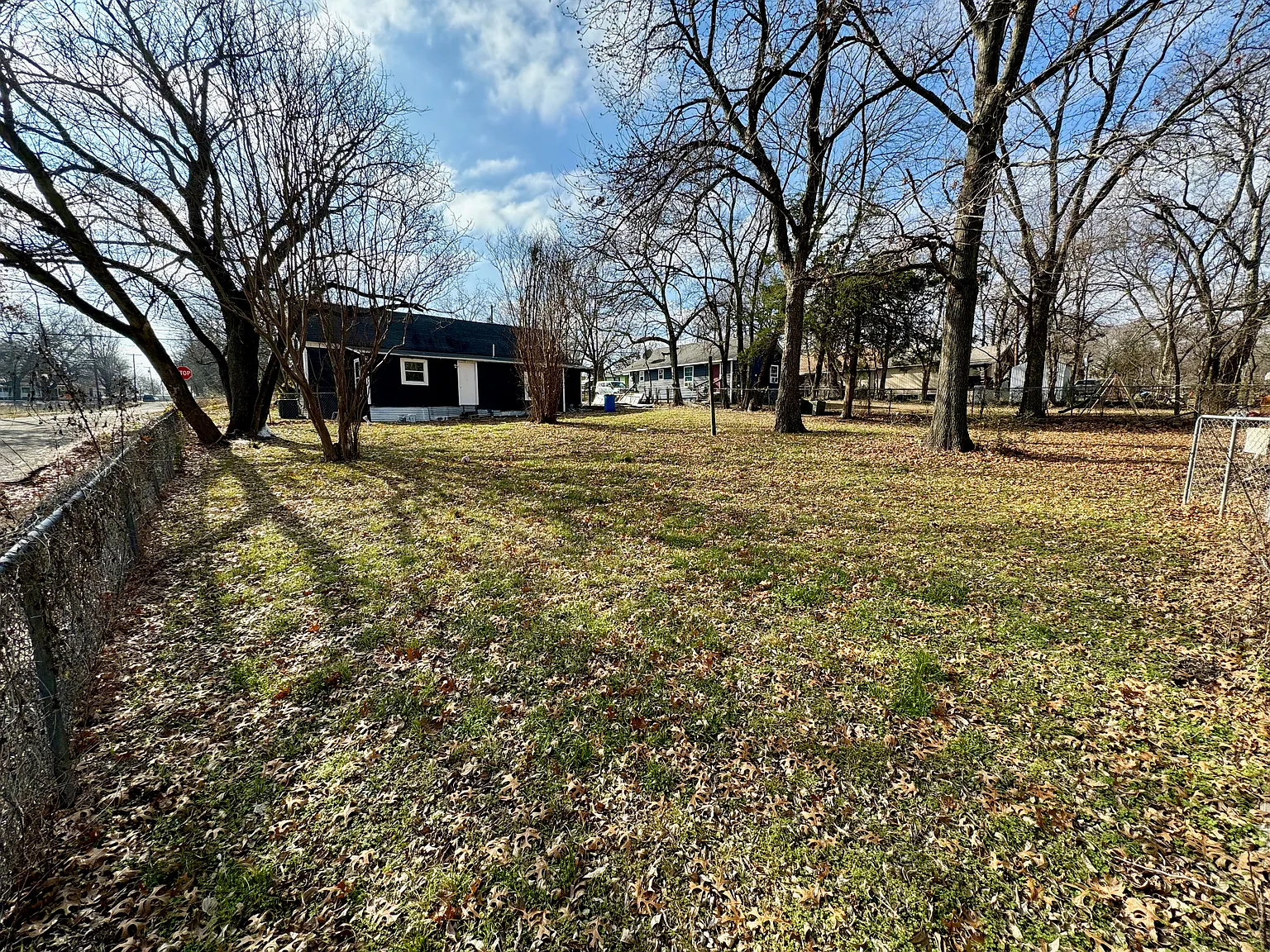3 Bed, 2 Bath Bonham Home $1,550/mo Available Oct. 1 — Photo 4