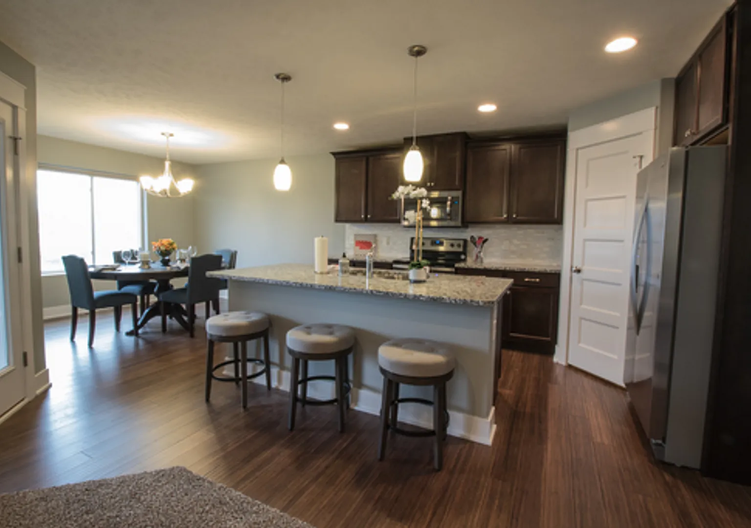 Luxury town homes — Photo 3