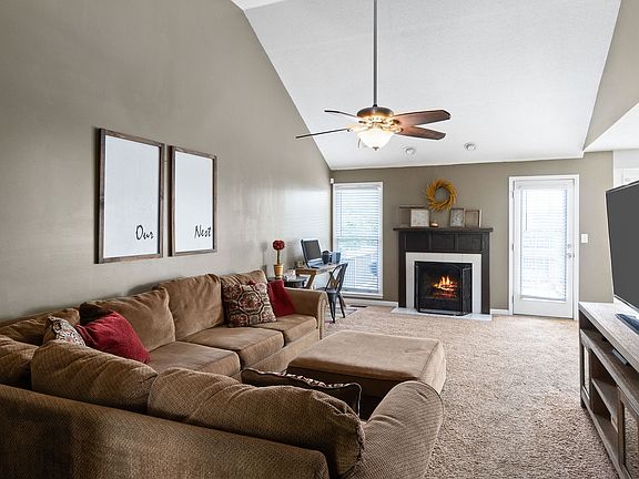 5th image of 3747 Heather Dr
