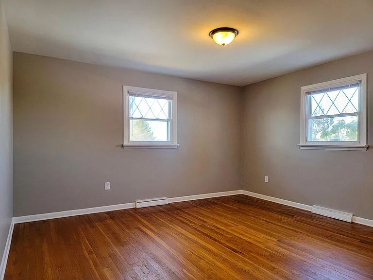 1523 Hollywood Ave — Photo 10