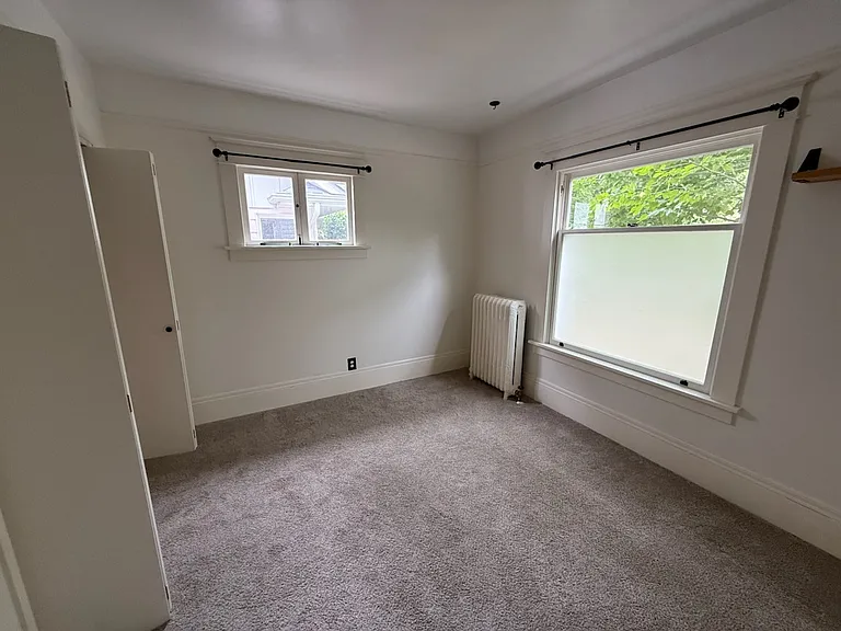 215 SE 30th Pl — Photo 17