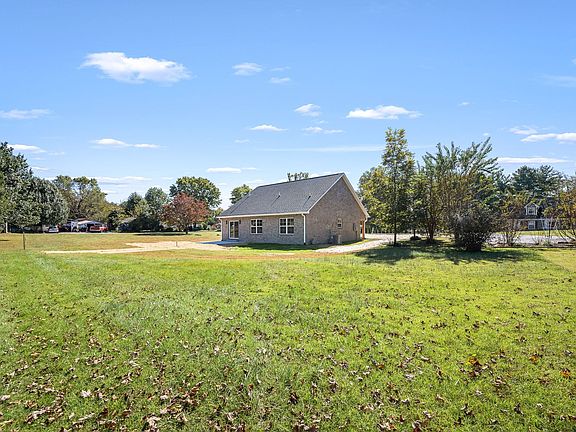 4th image of 107 Grundy St Lot 9