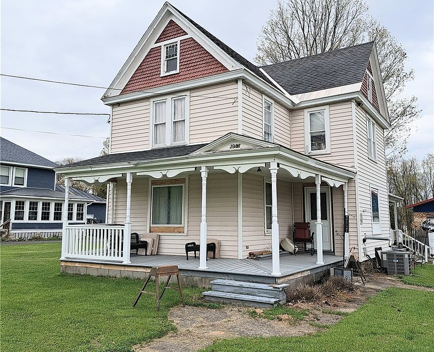 1st image of 2907 Main St
