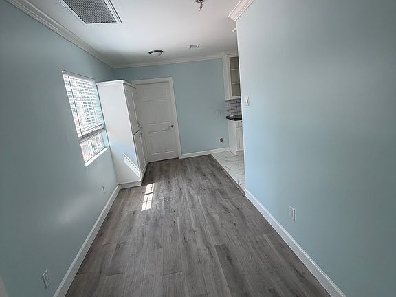 3rd image of 6833 Rhea Ave